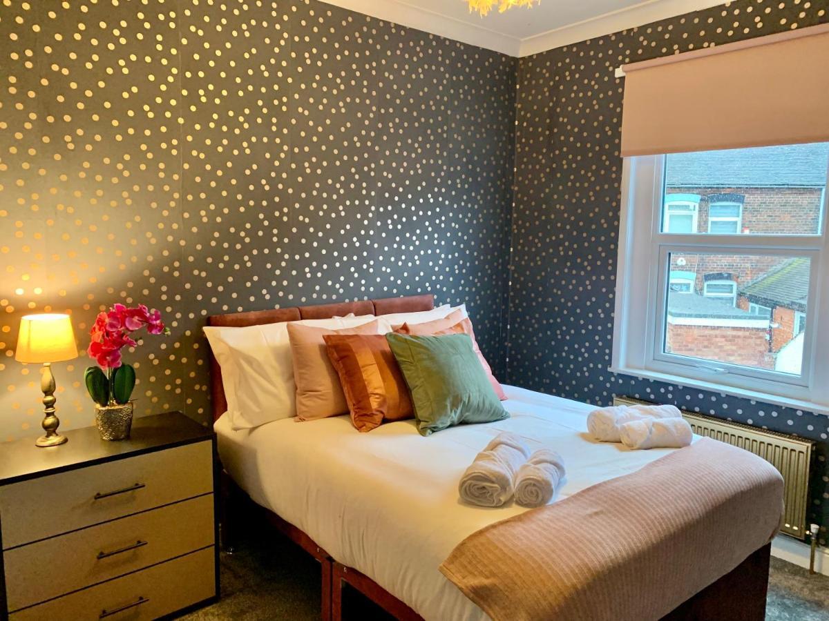 Stamer House By Yourstays, Stylish Quirky House, With 4 Double Bedrooms, Book Now! Stoke-on-Trent Exterior photo